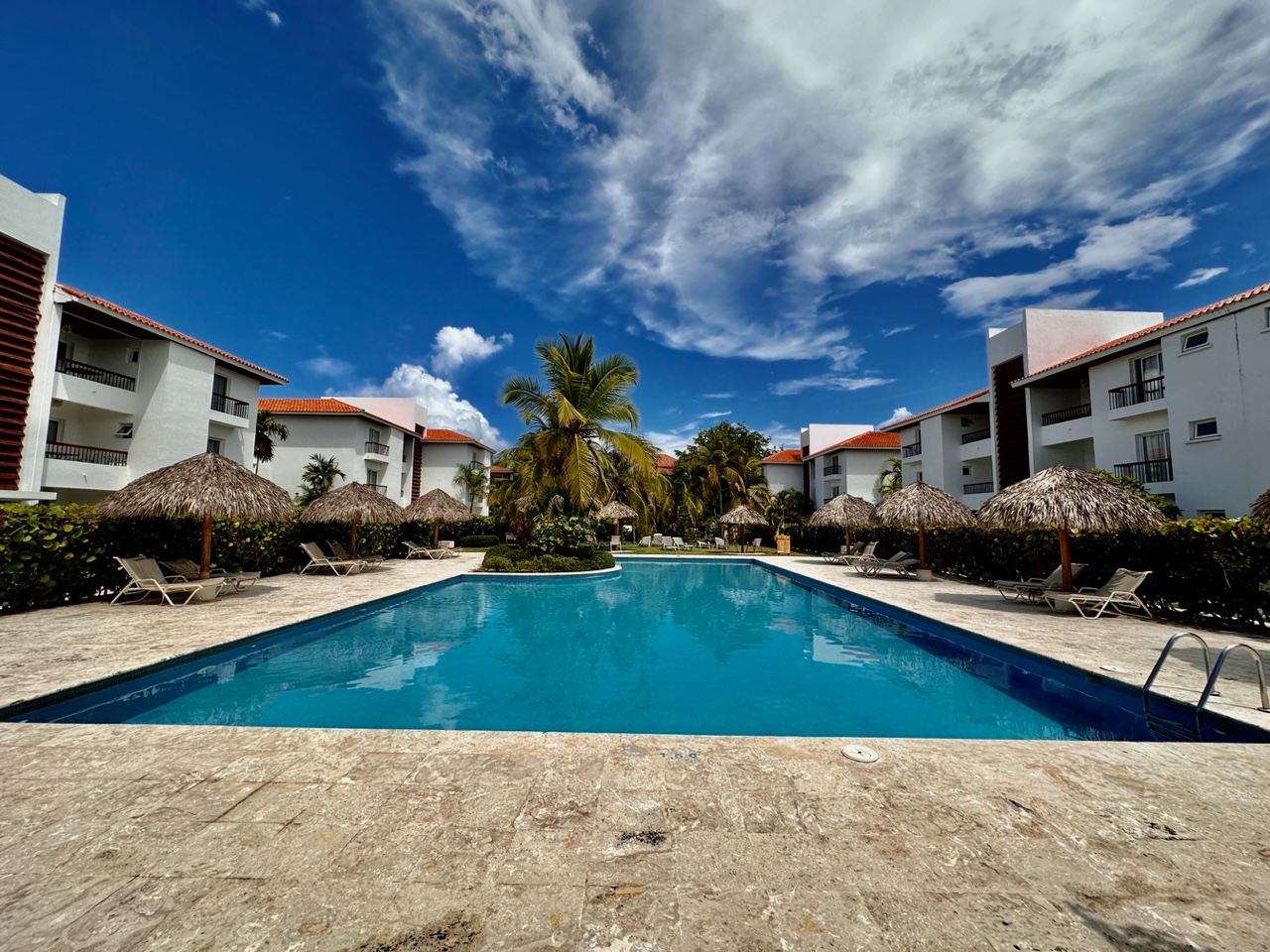 Luxury pool